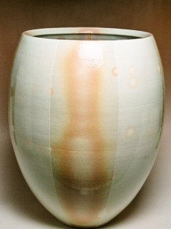 2002年 第49回日本伝統工芸展入選 【萩緋色掛分壷】